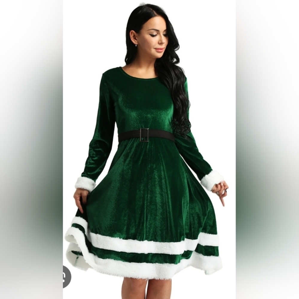 NWT Rosegal Emerald Velvet Dress with Snowy Accents